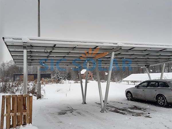 Carport solar de 30 kW na Bulgária