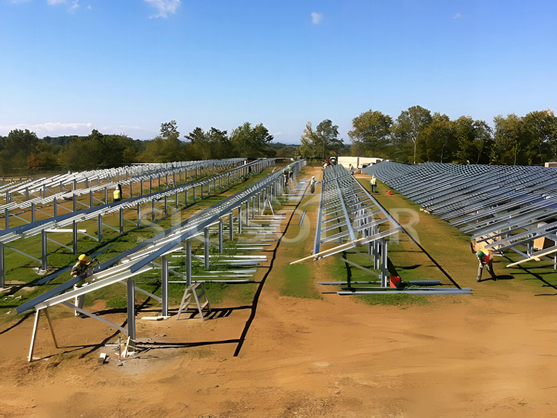 Estruturas de montagem em solo para painéis solares de 1 MW nos Estados Unidos