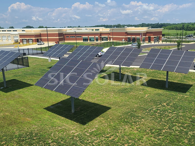 Suportes de montagem para painéis solares de 50 kW com polo único nos EUA