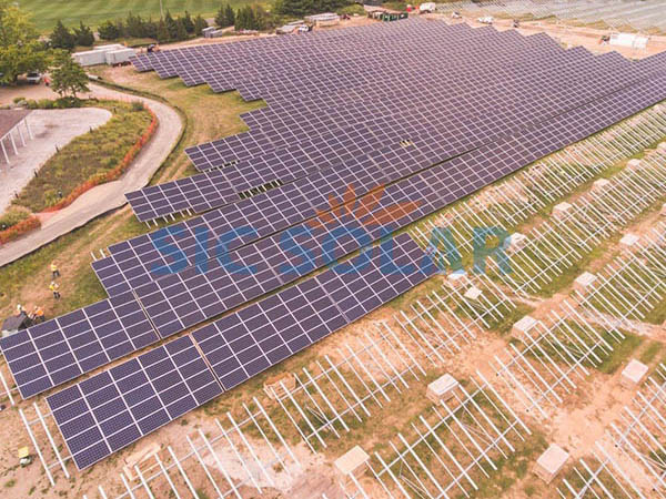 Sistemas de montagem em solo para painéis solares fotovoltaicos de 7 MW na Polônia